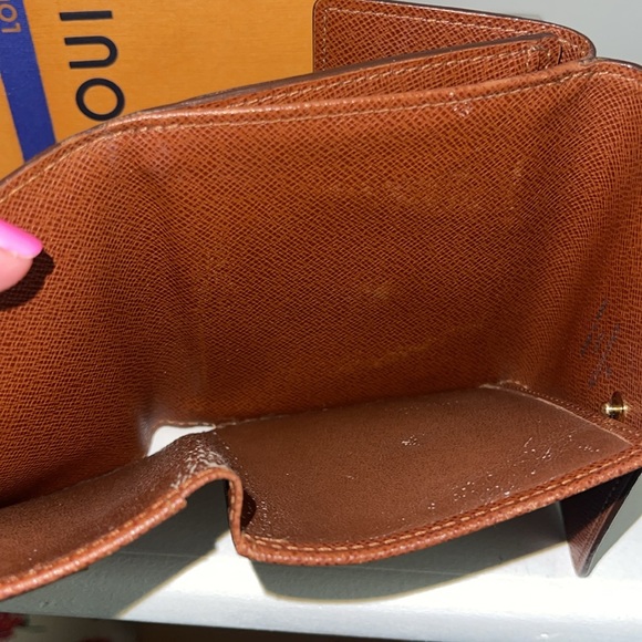 Louis Vuitton monogram Elise bifold crossbody wallet 🔥 - Picture 9 of 13